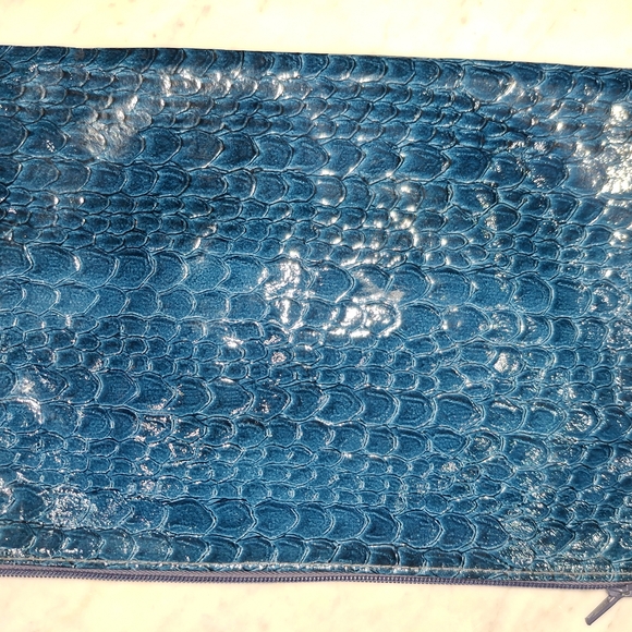 Italian Embosed "Croc" Leather Clutch - Picture 2 of 8